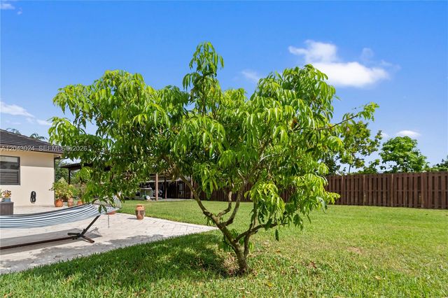 21365 SW 177th Ct, Miami, FL 33187