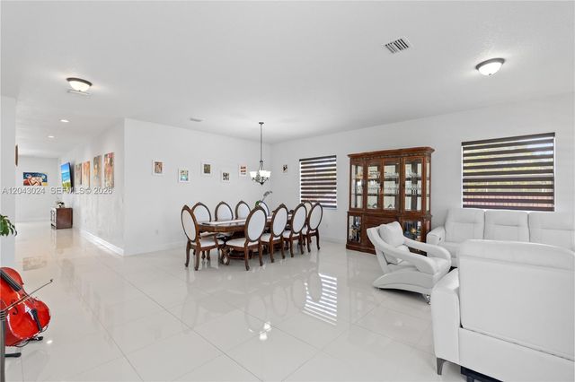 21365 SW 177th Ct, Miami, FL 33187