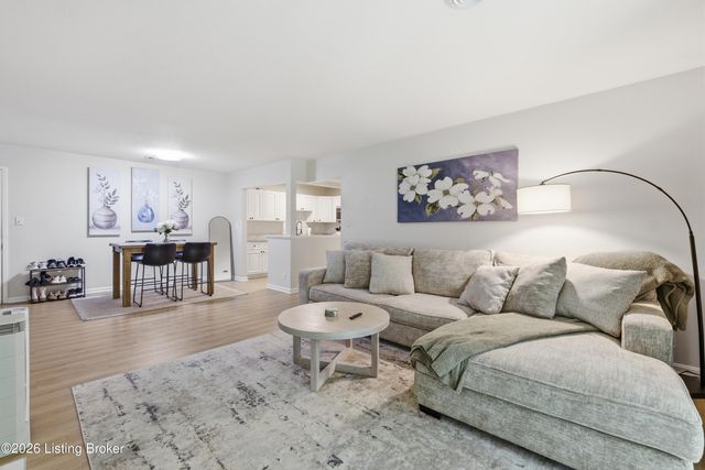 410 Mockingbird Valley Rd APT 51, Louisville, KY 40207