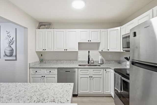 410 Mockingbird Valley Rd APT 51, Louisville, KY 40207
