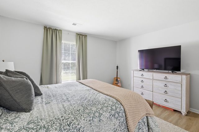 410 Mockingbird Valley Rd APT 51, Louisville, KY 40207