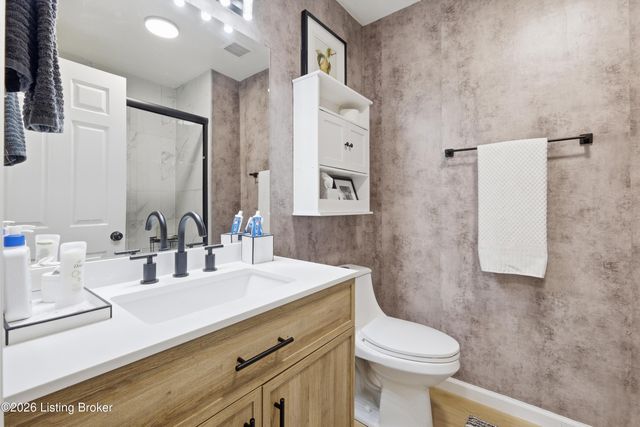 410 Mockingbird Valley Rd APT 51, Louisville, KY 40207