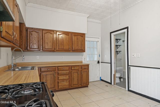 2325 4th Avenue, Watervliet, NY 12189