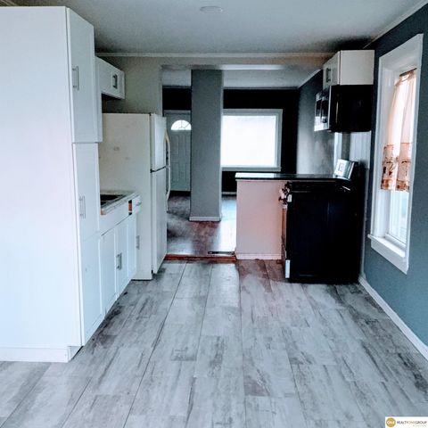 2305 S 21st Street, Omaha, NE 68108