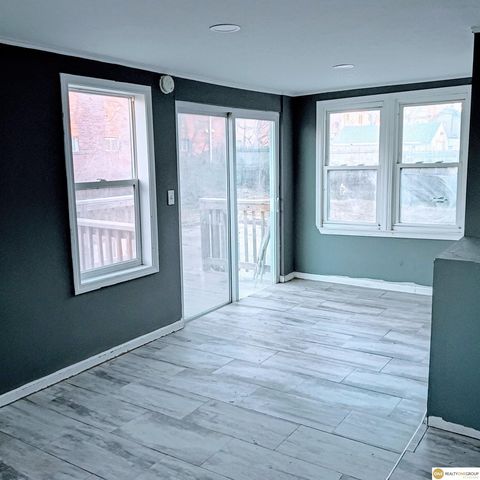 2305 S 21st Street, Omaha, NE 68108