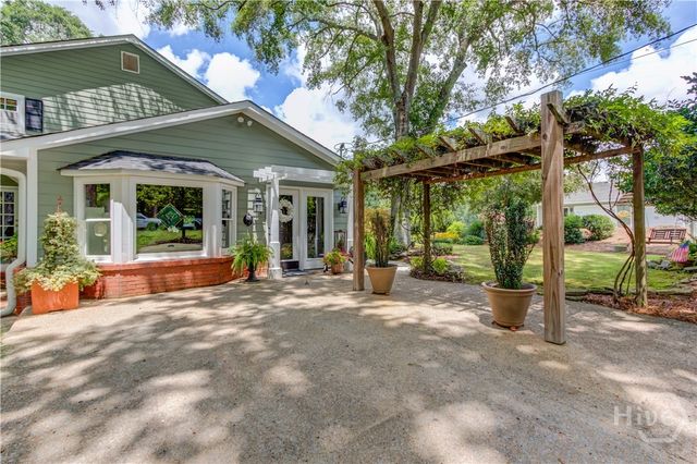 1140 Beaver Dam Road, Hoschton, GA 30548
