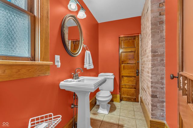 408 E Wabash Avenue, Crawfordsville, IN 47933