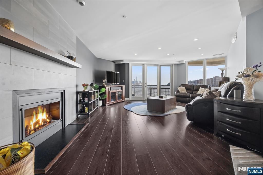 600 Harbor Boulevard 771, Weehawken, NJ 07086