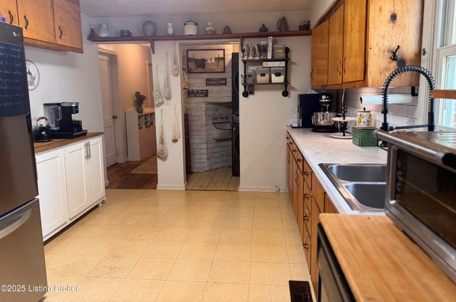 135 Porter Ln, Elizabethtown, KY 42701