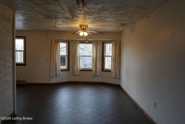 135 Porter Ln, Elizabethtown, KY 42701