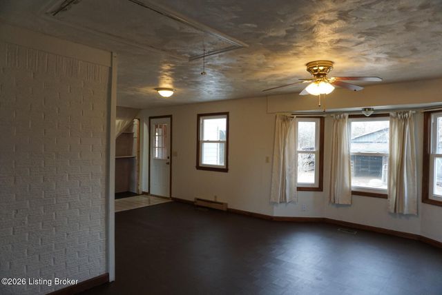 135 Porter Ln, Elizabethtown, KY 42701