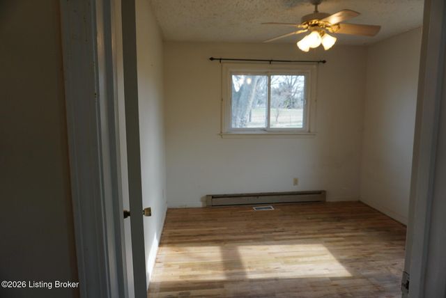 135 Porter Ln, Elizabethtown, KY 42701