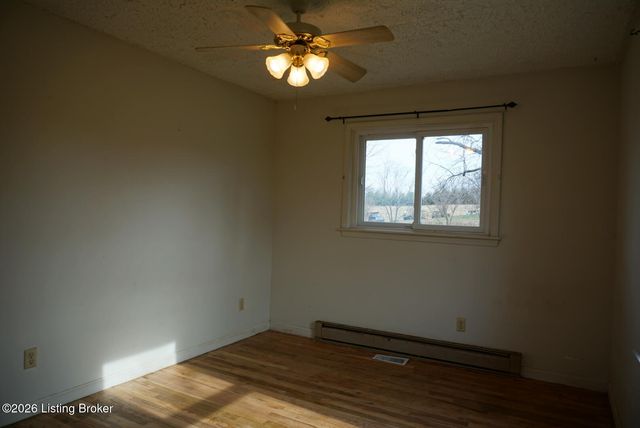 135 Porter Ln, Elizabethtown, KY 42701