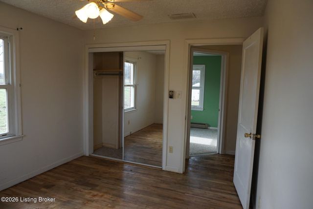 135 Porter Ln, Elizabethtown, KY 42701