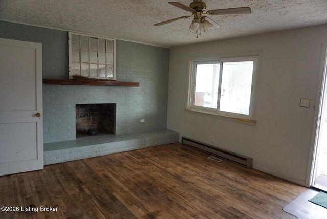 135 Porter Ln, Elizabethtown, KY 42701