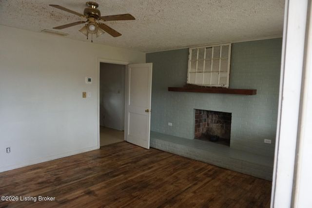 135 Porter Ln, Elizabethtown, KY 42701