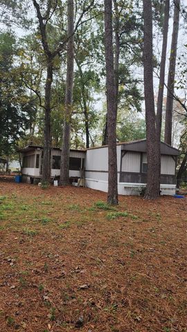 104 Birchwood Drive, Willis, TX 77378