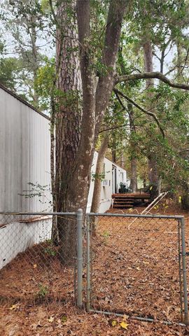 104 Birchwood Drive, Willis, TX 77378