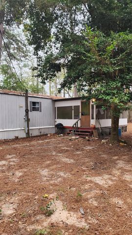 104 Birchwood Drive, Willis, TX 77378