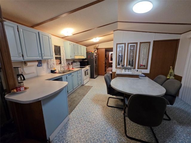 104 Birchwood Drive, Willis, TX 77378