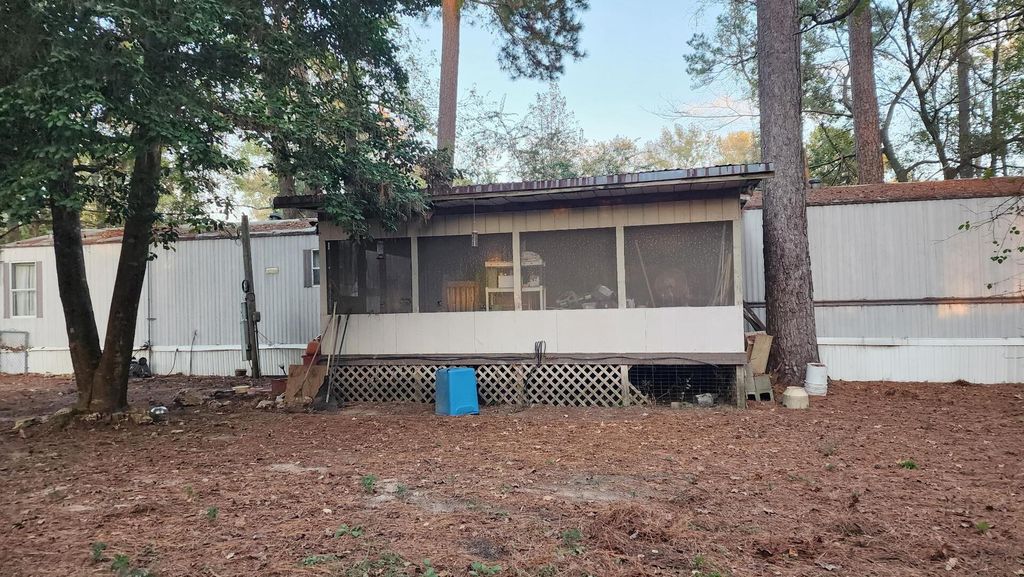 104 Birchwood Drive, Willis, TX 77378