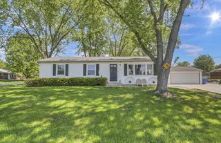 137 Birchwood Road, Carpentersville, IL 60110