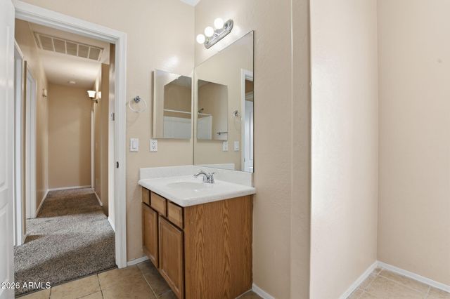 15818 N 25th Street 111, Phoenix, AZ 85032