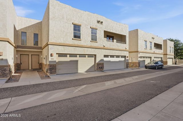 15818 N 25th Street 111, Phoenix, AZ 85032