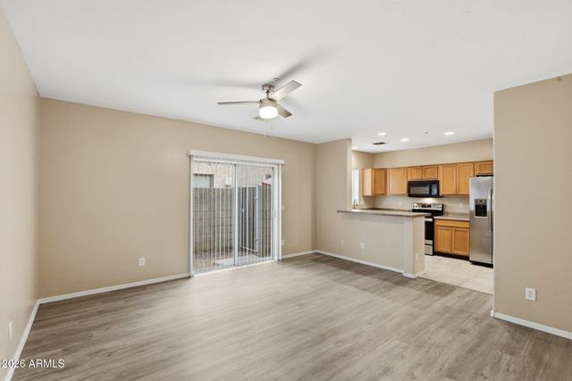 15818 N 25th Street 111, Phoenix, AZ 85032