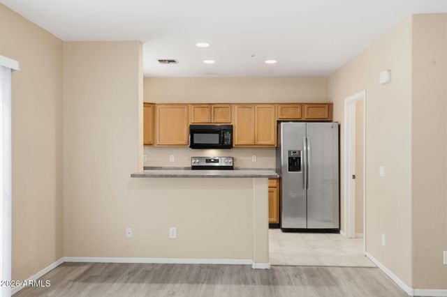 15818 N 25th Street 111, Phoenix, AZ 85032