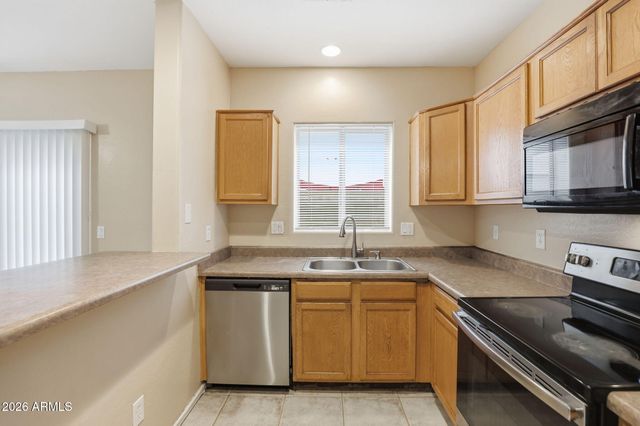 15818 N 25th Street 111, Phoenix, AZ 85032