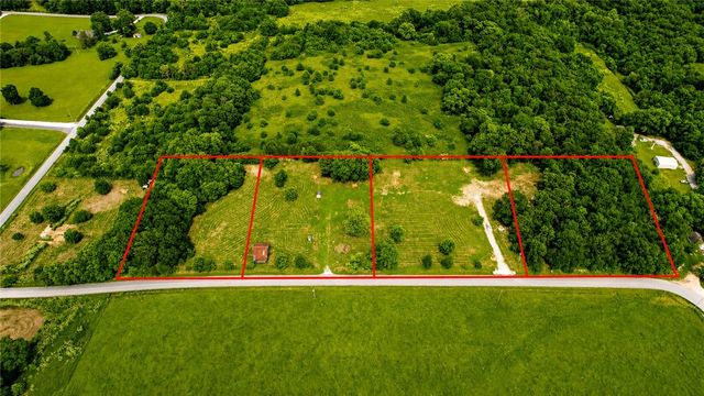 511 NW Cowan Avenue, Gentry, AR 72734