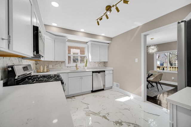 357 Taft Place, Gary, IN 46404