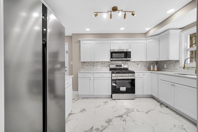 357 Taft Place, Gary, IN 46404