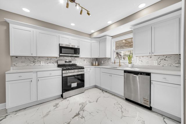 357 Taft Place, Gary, IN 46404