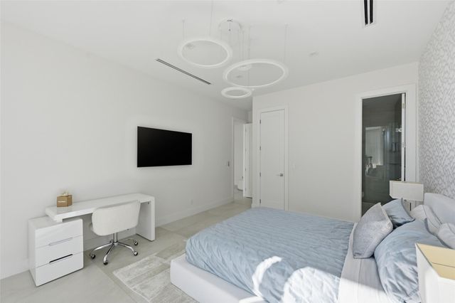 1517 SE 12th Court, Fort Lauderdale, FL 33316