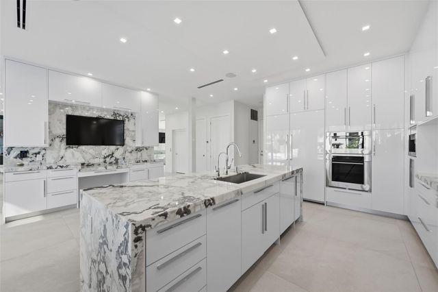 1517 SE 12th Court, Fort Lauderdale, FL 33316
