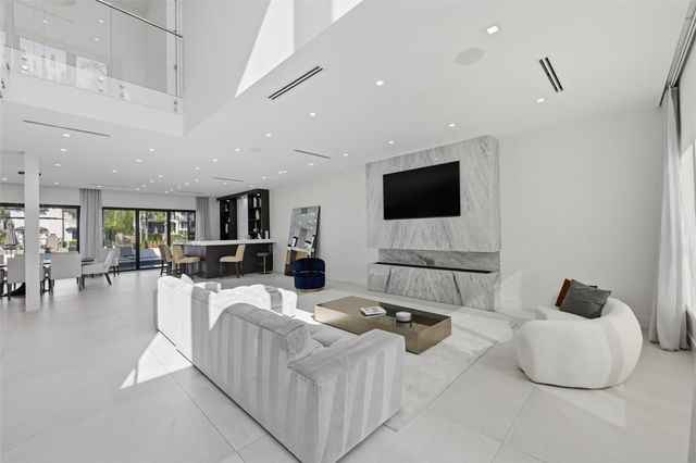 1517 SE 12th Court, Fort Lauderdale, FL 33316