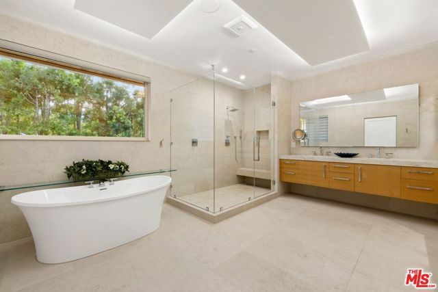 4005 Dixie Canyon Avenue, Sherman Oaks, CA 91423