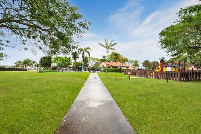 4917 SW 154th Ave, Miami, FL 33185