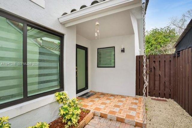 4917 SW 154th Ave, Miami, FL 33185