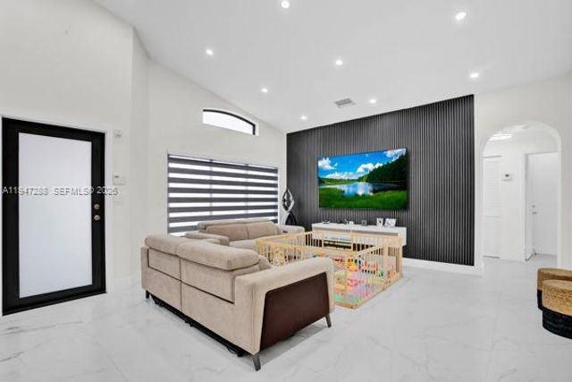 4917 SW 154th Ave, Miami, FL 33185