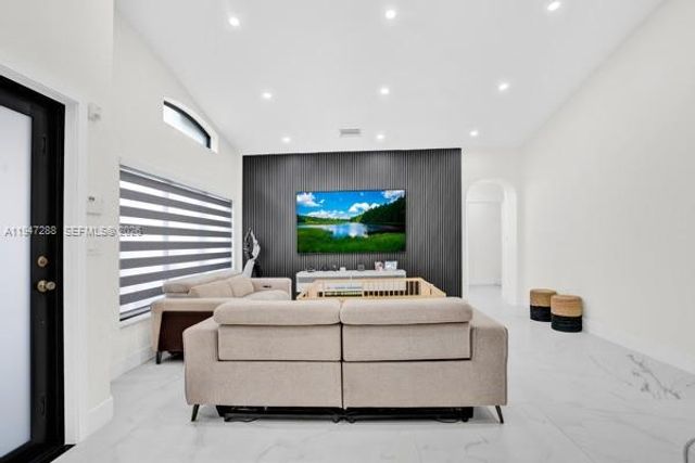 4917 SW 154th Ave, Miami, FL 33185