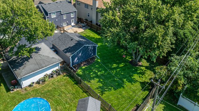 4608 Pershing Avenue, Downers Grove, IL 60515