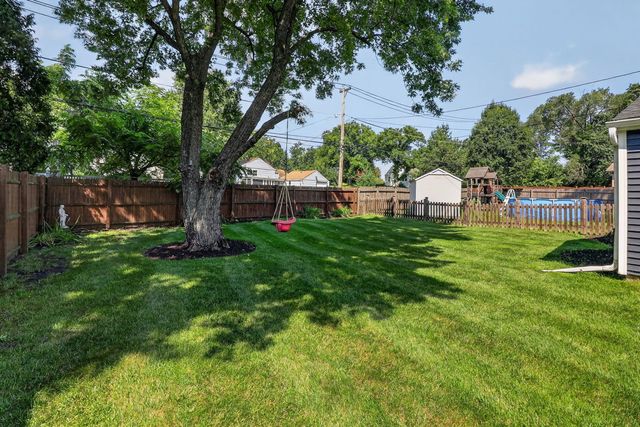 4608 Pershing Avenue, Downers Grove, IL 60515