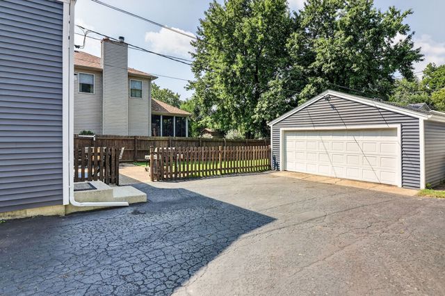 4608 Pershing Avenue, Downers Grove, IL 60515
