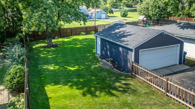 4608 Pershing Avenue, Downers Grove, IL 60515