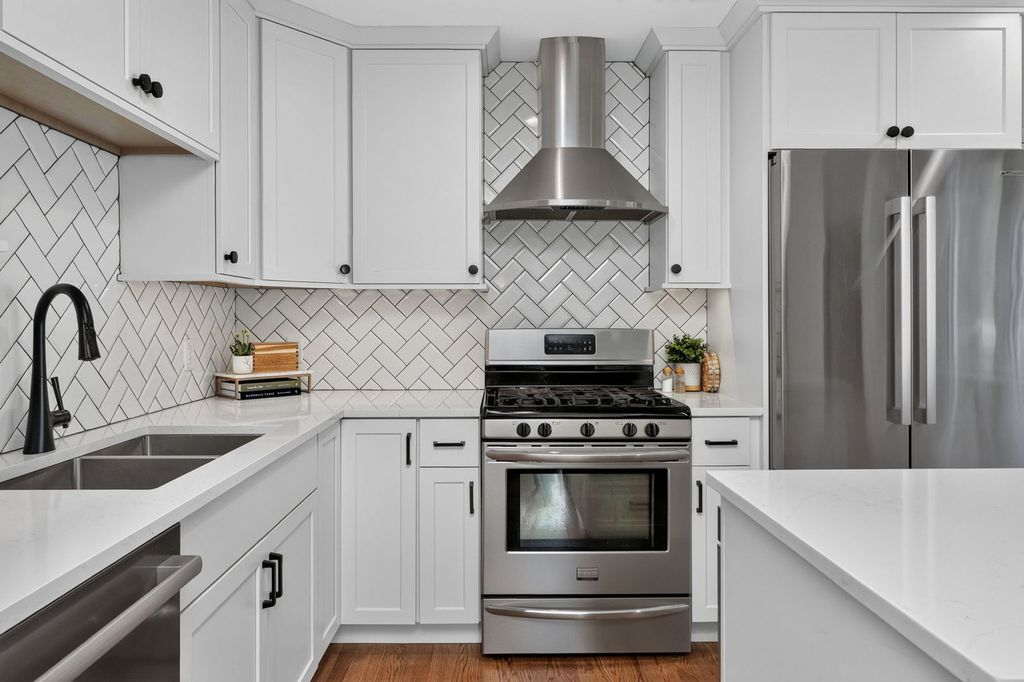 4608 Pershing Avenue, Downers Grove, IL 60515 — photo 3