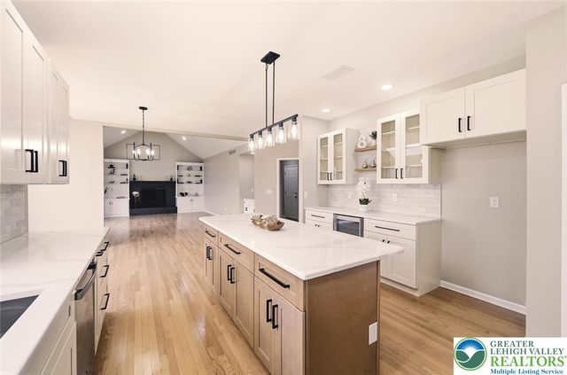 2243 Oakwood Court, Lowhill Twp, PA 18051