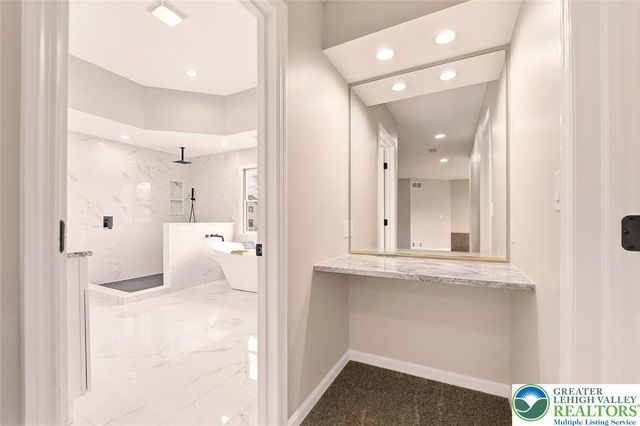 2243 Oakwood Court, Lowhill Twp, PA 18051